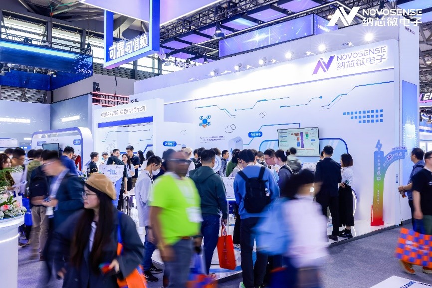 上海慕展旋乐吧spin8展台.jpg